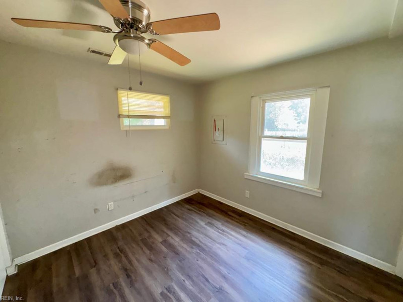 Photo 12 of 15 residential for sale in Norfolk virginia