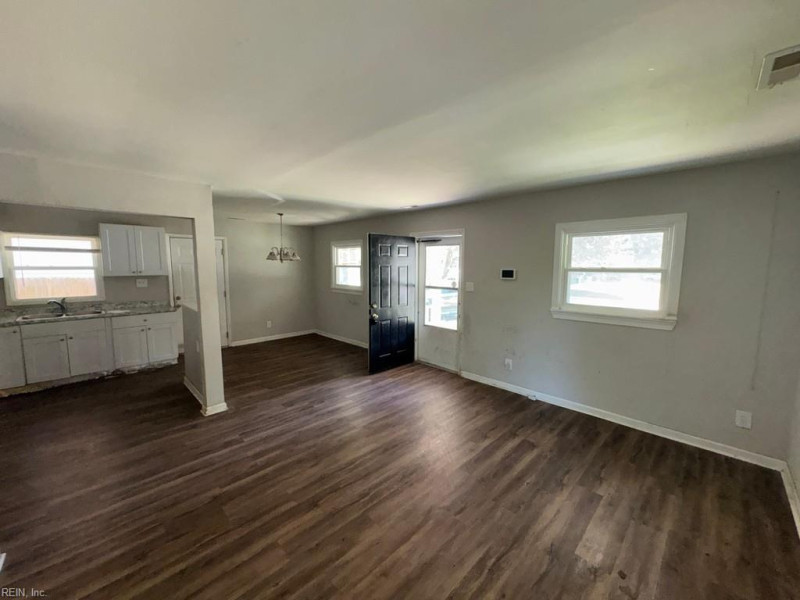 Photo 4 of 15 residential for sale in Norfolk virginia