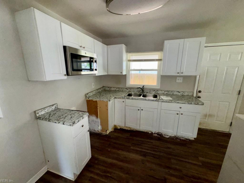 Photo 6 of 15 residential for sale in Norfolk virginia