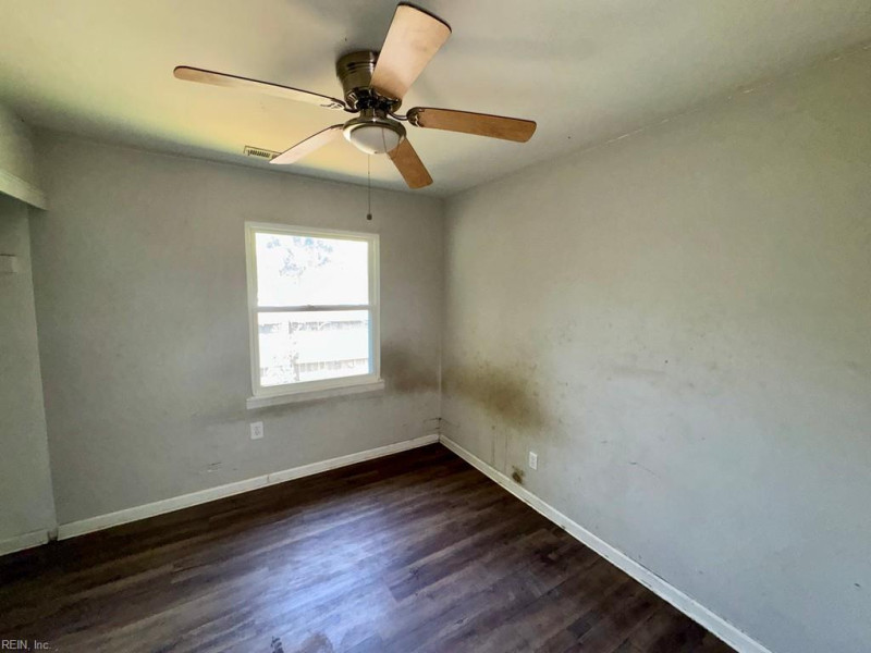 Photo 8 of 15 residential for sale in Norfolk virginia