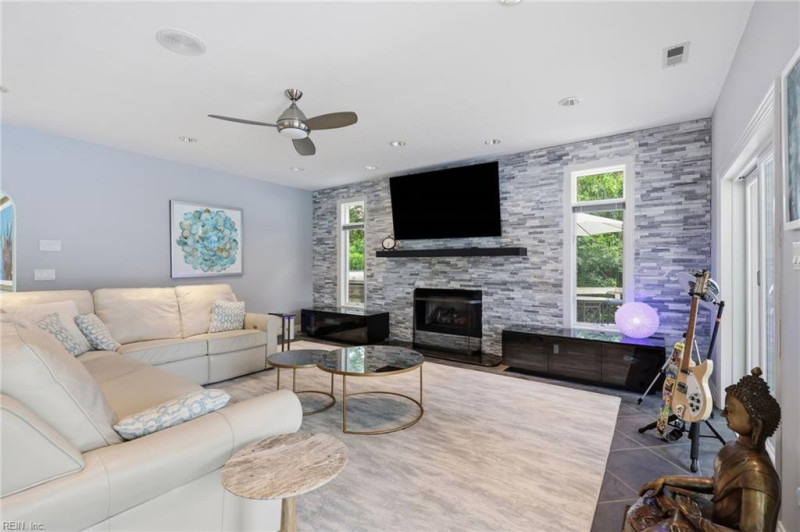 Photo 9 of 50 residential for sale in Virginia Beach virginia