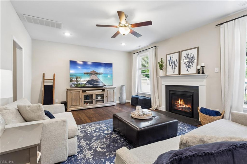 Photo 15 of 50 residential for sale in Poquoson virginia