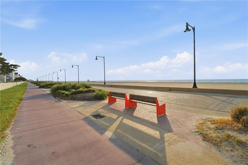 Photo 13 of 50 residential for sale in Hampton virginia