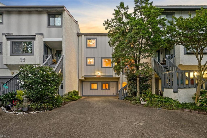Photo 5 of 50 residential for sale in Hampton virginia