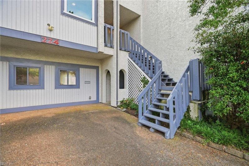 Photo 9 of 50 residential for sale in Hampton virginia