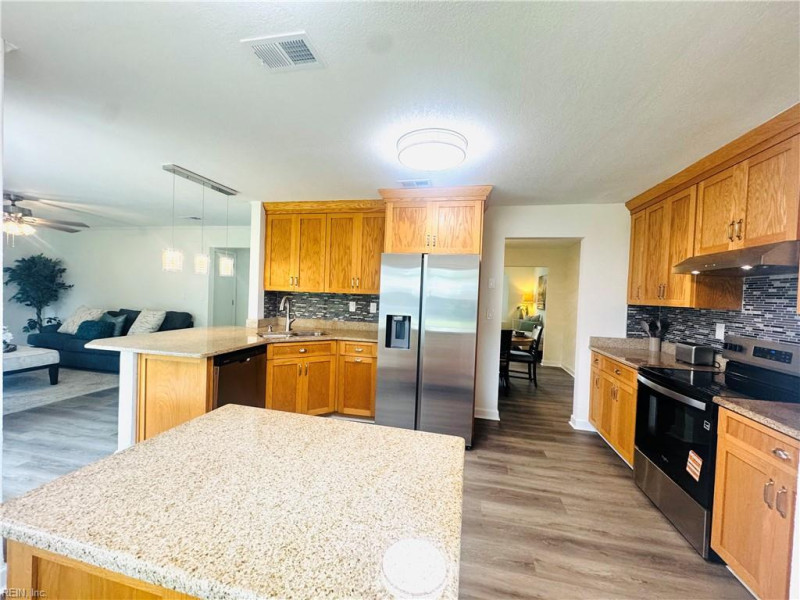 Photo 6 of 22 residential for sale in Virginia Beach virginia