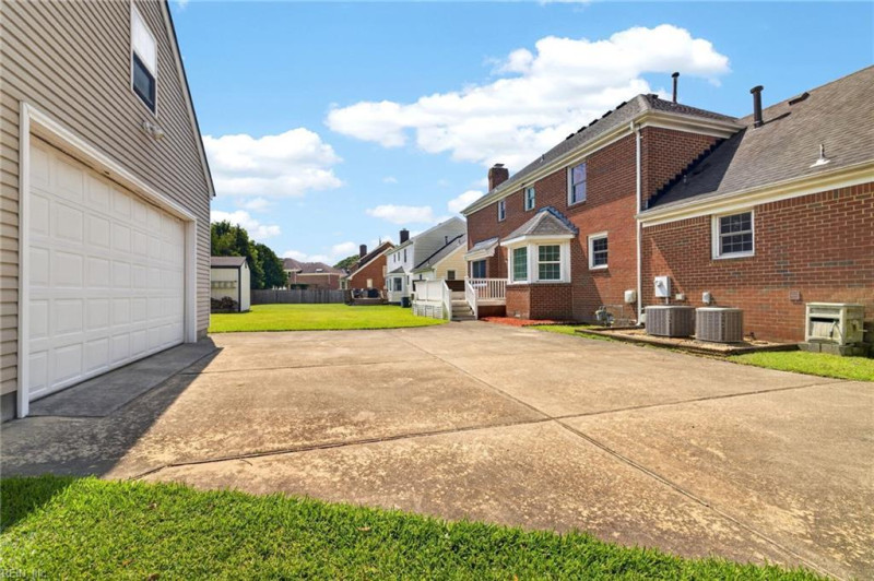 Photo 36 of 40 residential for sale in Chesapeake virginia Photo 36 of 40 residential for sale in Chesapeake virginia