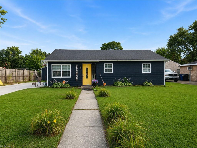 Photo 1 of 17 residential for sale in Portsmouth virginia