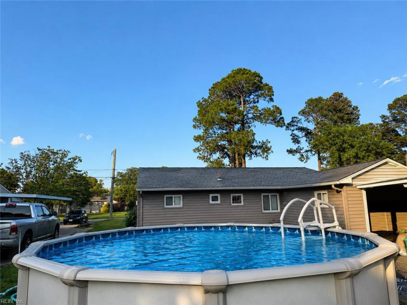 Photo 13 of 17 residential for sale in Portsmouth virginia