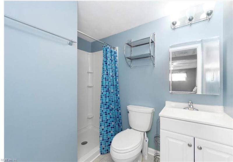 Photo 16 of 17 residential for sale in Portsmouth virginia