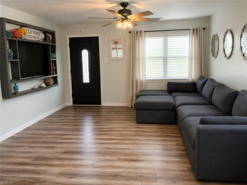 Photo 2 of 17 residential for sale in Portsmouth virginia