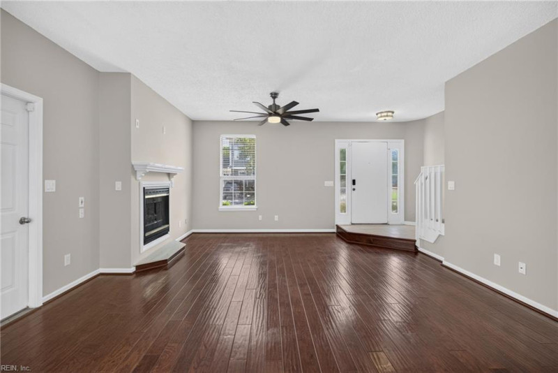 Photo 11 of 31 residential for sale in Virginia Beach virginia