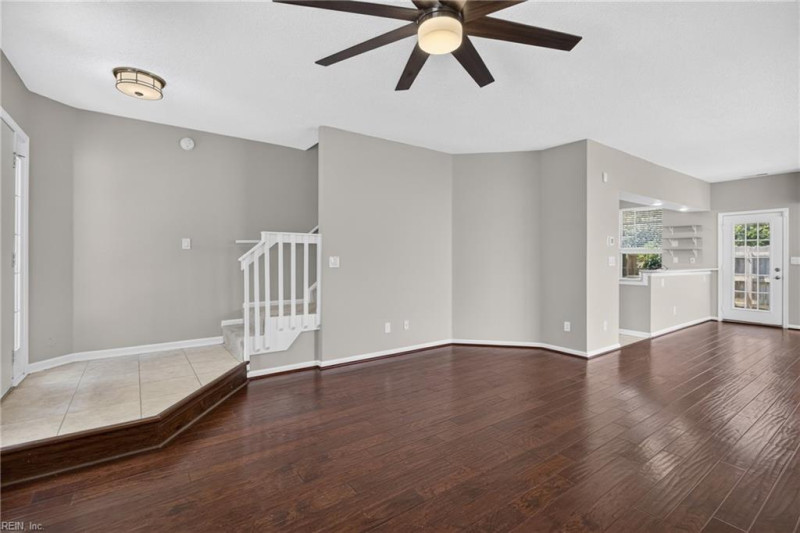 Photo 12 of 31 residential for sale in Virginia Beach virginia