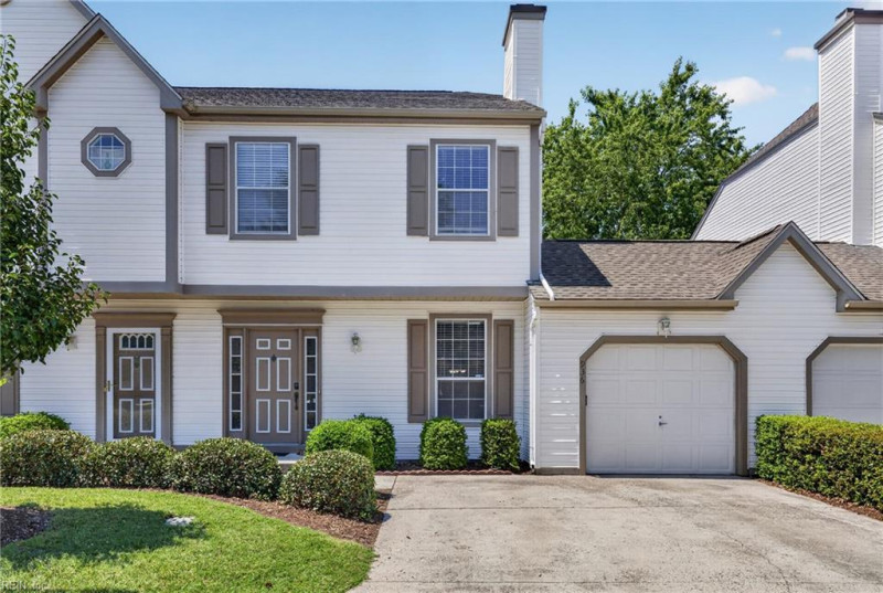 Photo 3 of 31 residential for sale in Virginia Beach virginia