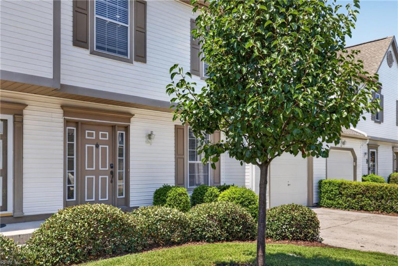 Photo 4 of 31 residential for sale in Virginia Beach virginia