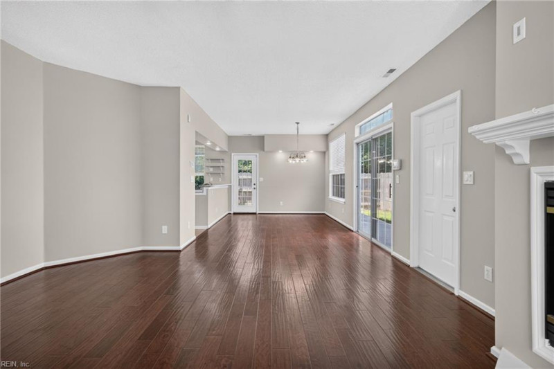 Photo 6 of 31 residential for sale in Virginia Beach virginia