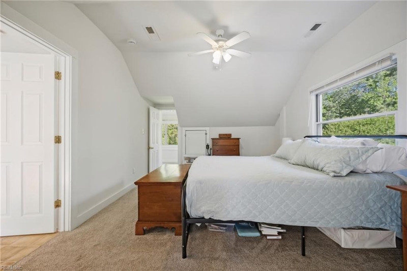 Photo 12 of 32 residential for sale in Chesapeake virginia