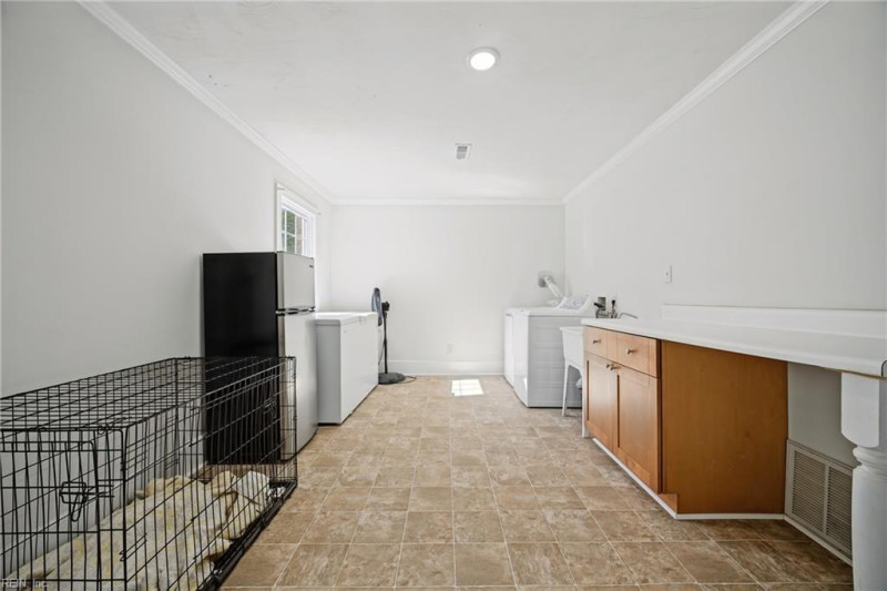 Photo 18 of 32 residential for sale in Chesapeake virginia