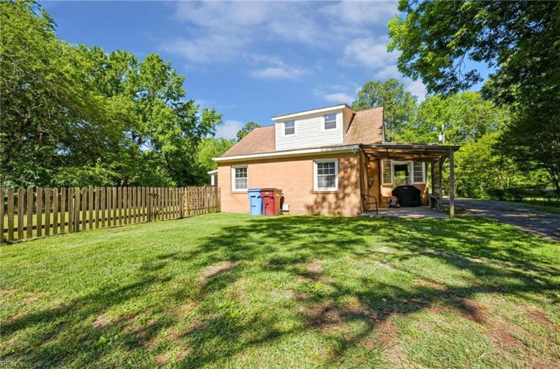 Photo 23 of 32 residential for sale in Chesapeake virginia