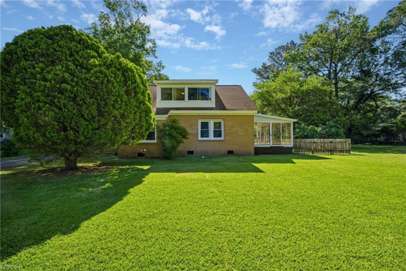 Photo 31 of 32 residential for sale in Chesapeake virginia