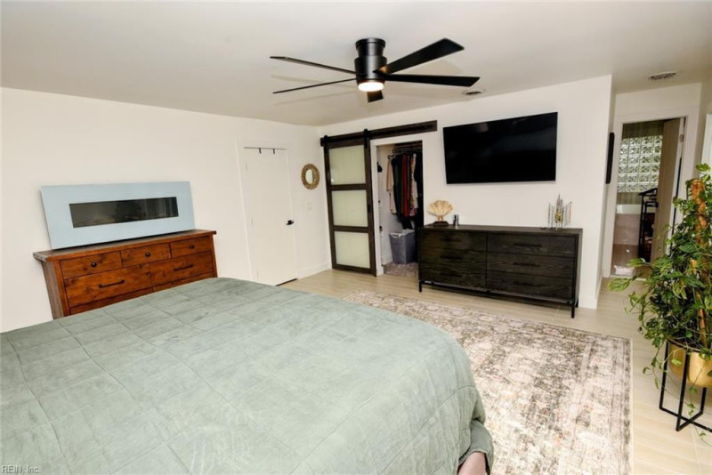 Photo 13 of 30 residential for sale in Virginia Beach virginia