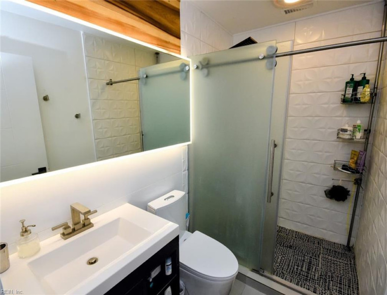 Photo 18 of 30 residential for sale in Virginia Beach virginia
