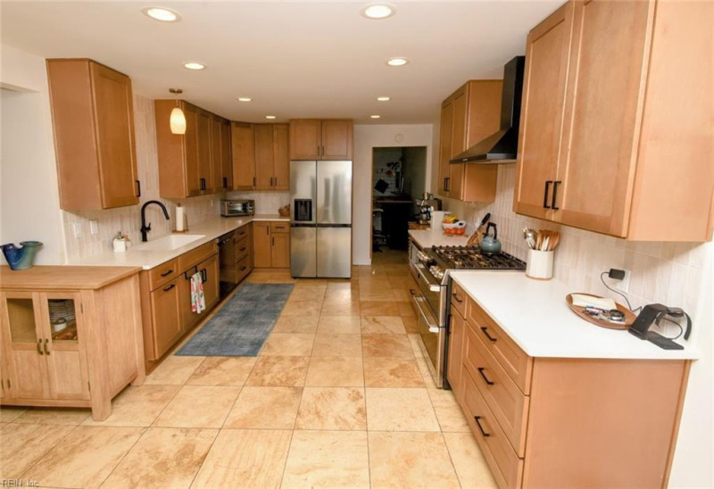 Photo 4 of 30 residential for sale in Virginia Beach virginia