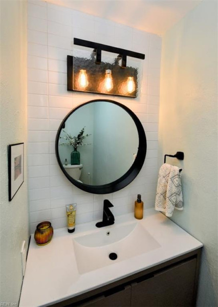 Photo 9 of 30 residential for sale in Virginia Beach virginia