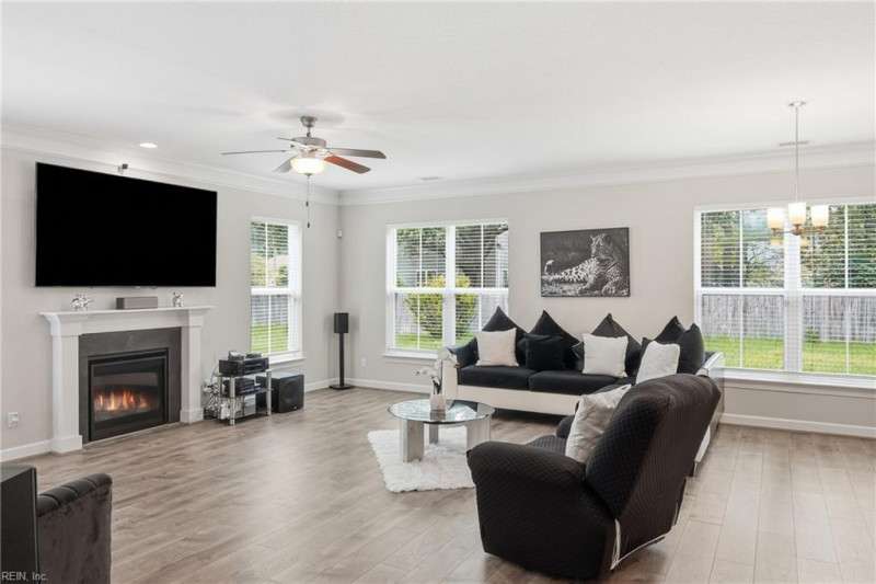 Photo 12 of 31 residential for sale in Virginia Beach virginia