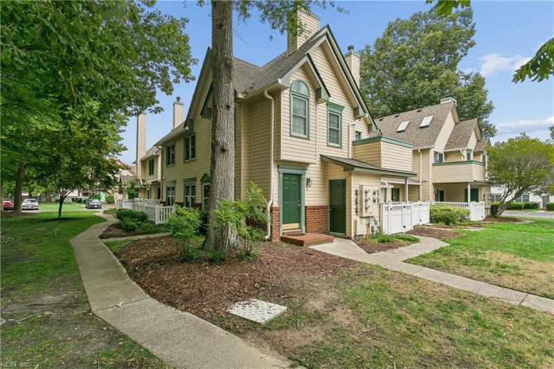 Photo 1 of 33 residential for sale in Hampton virginia