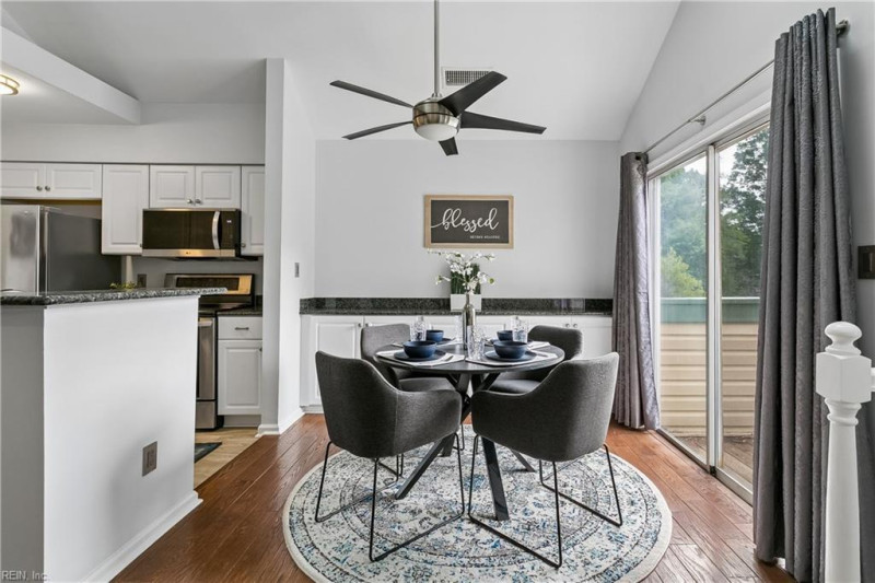 Photo 13 of 33 residential for sale in Hampton virginia