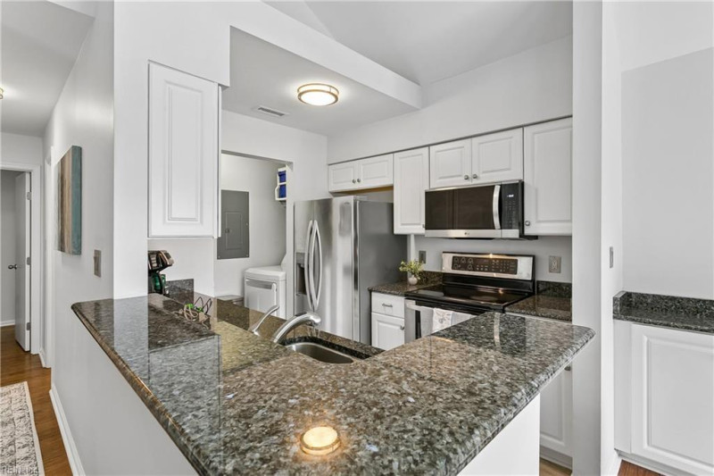 Photo 15 of 33 residential for sale in Hampton virginia