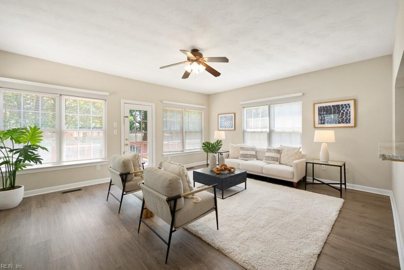 Photo 17 of 50 residential for sale in Chesapeake virginia