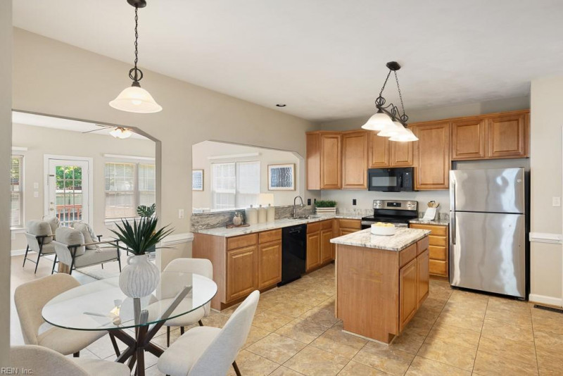 Photo 25 of 50 residential for sale in Chesapeake virginia