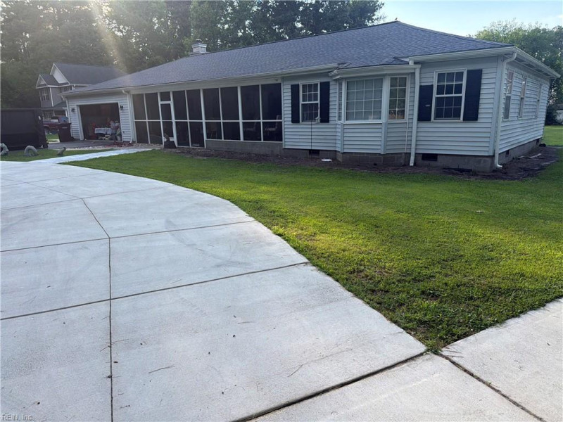 Photo 3 of 5 residential for sale in Chesapeake virginia