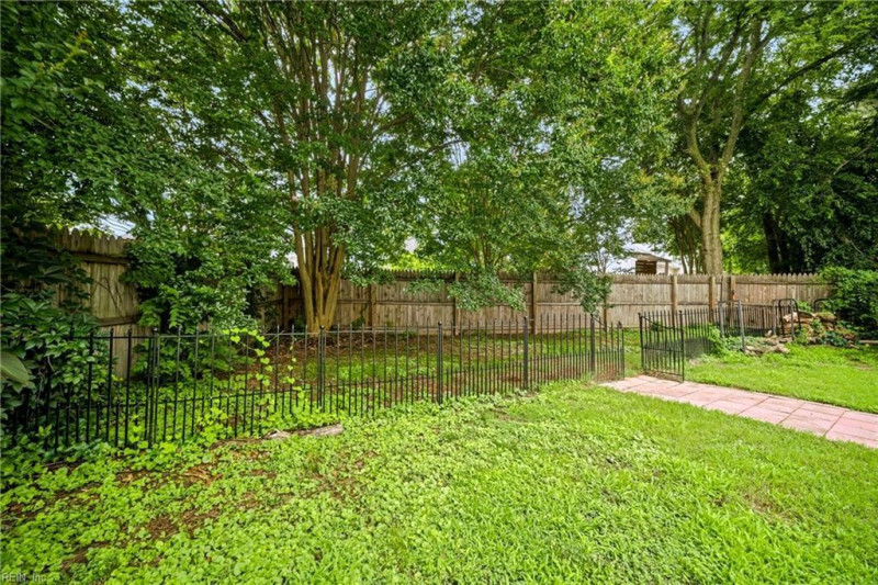 Photo 35 of 37 residential for sale in Chesapeake virginia Photo 35 of 37 residential for sale in Chesapeake virginia