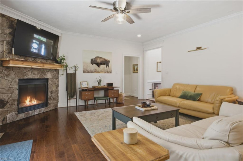 Photo 15 of 46 residential for sale in Chesapeake virginia