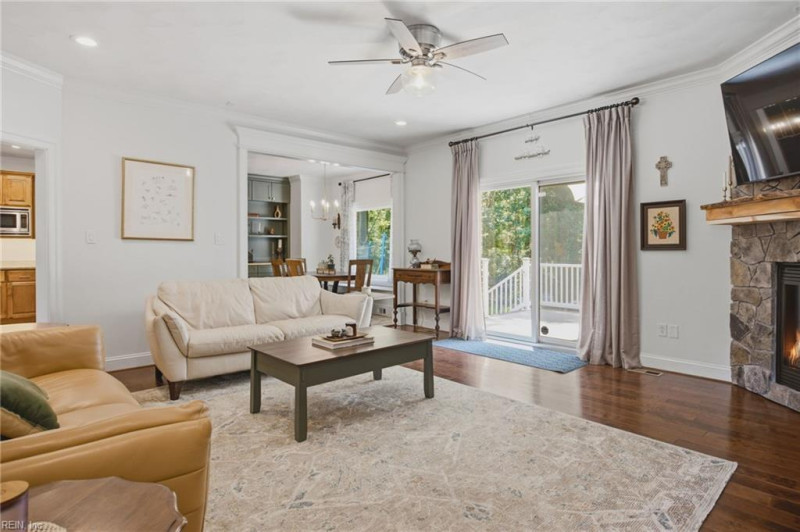 Photo 17 of 46 residential for sale in Chesapeake virginia