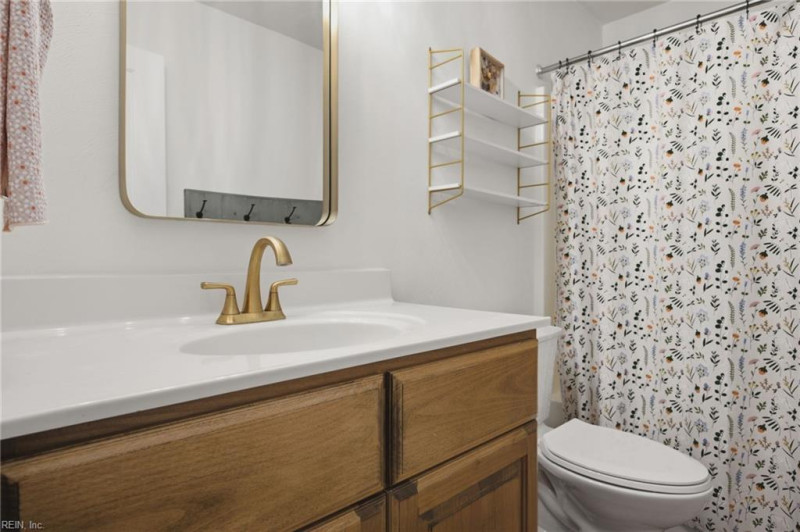 Photo 37 of 46 residential for sale in Chesapeake virginia