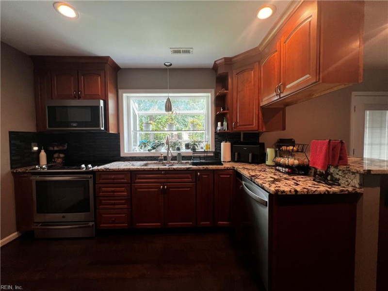 Photo 4 of 11 residential for sale in Hampton virginia Photo 4 of 11 residential for sale in Hampton virginia