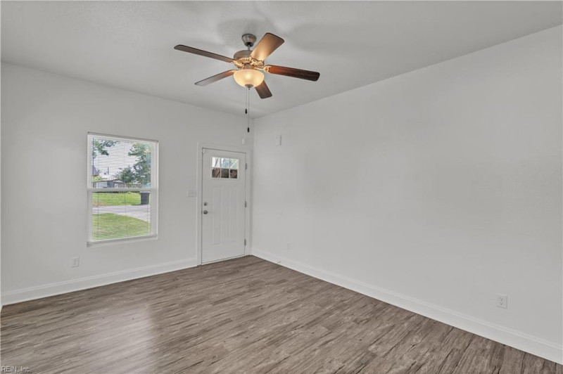 Photo 15 of 50 residential for sale in Portsmouth virginia