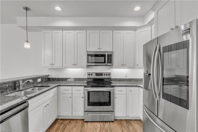 Photo 18 of 50 residential for sale in Portsmouth virginia