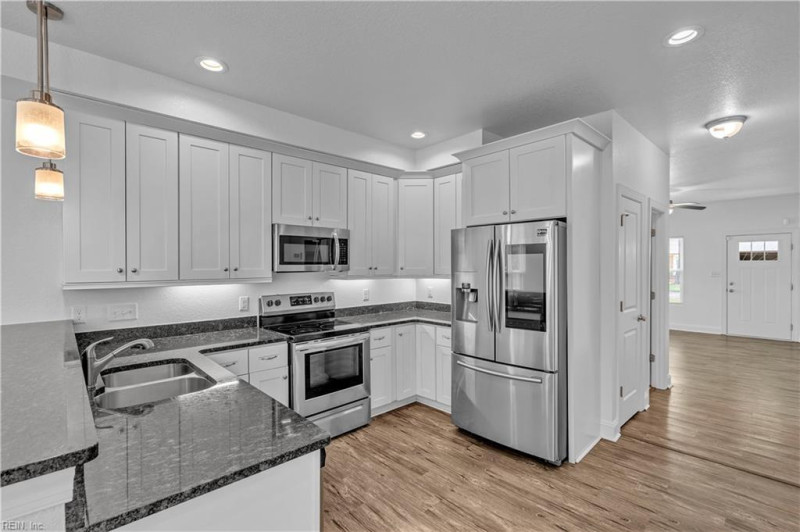 Photo 19 of 50 residential for sale in Portsmouth virginia