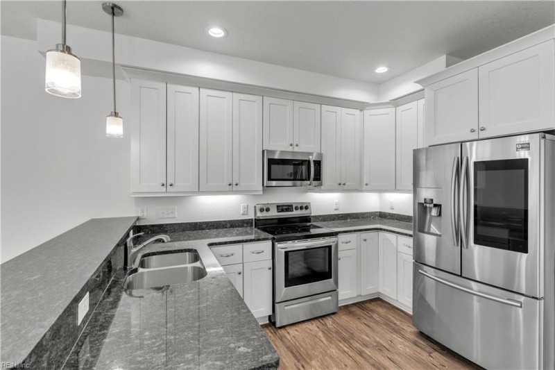 Photo 20 of 50 residential for sale in Portsmouth virginia
