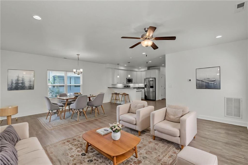 Photo 27 of 50 residential for sale in Portsmouth virginia