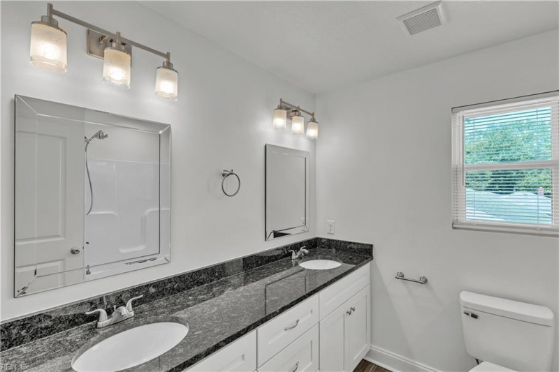 Photo 31 of 50 residential for sale in Portsmouth virginia