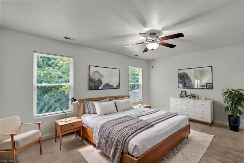 Photo 35 of 50 residential for sale in Portsmouth virginia