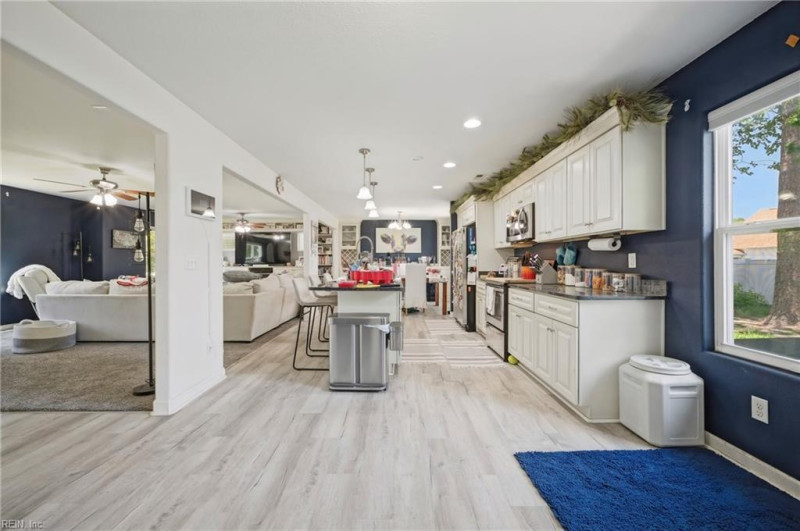 Photo 11 of 32 residential for sale in Norfolk virginia
