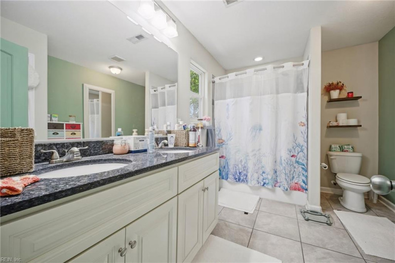 Photo 17 of 32 residential for sale in Norfolk virginia