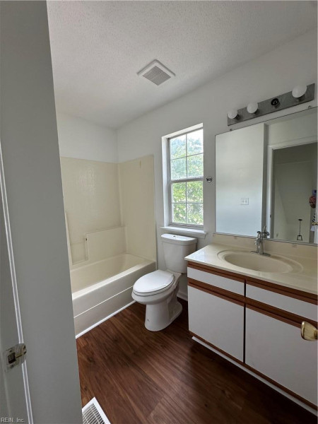 Photo 13 of 20 residential for sale in Chesapeake virginia